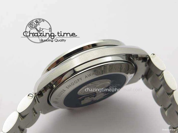 1223 Efficient Speedmaster JHF SS Snoopy Award 45th Anniversary White dial On SS Bracelet 8239